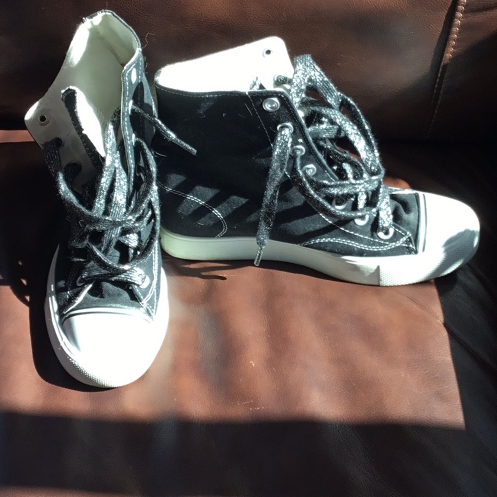 Airwalk wedge black sneakers, size 8.5